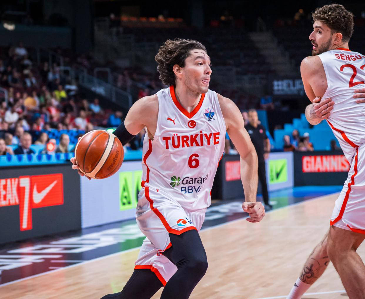 土耳其队大比分胜出，晋级欧洲杯四分之一决赛的简单介绍