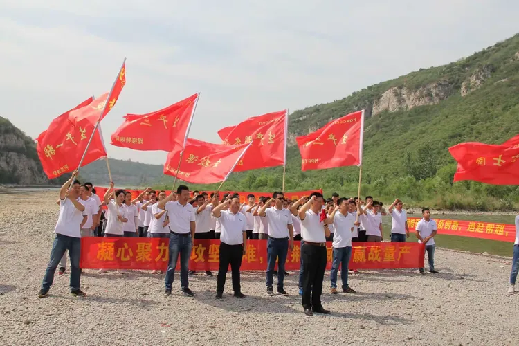 劲旅胜败在朝夕间,谁能捧起胜利之杯的简单介绍 劲旅胜败在朝夕间,谁能捧起胜利之杯的简单介绍